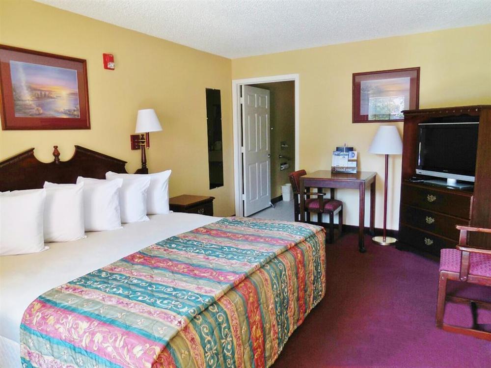 Americas Best Value Inn & Suites - Little Rock - Maumelle Room photo