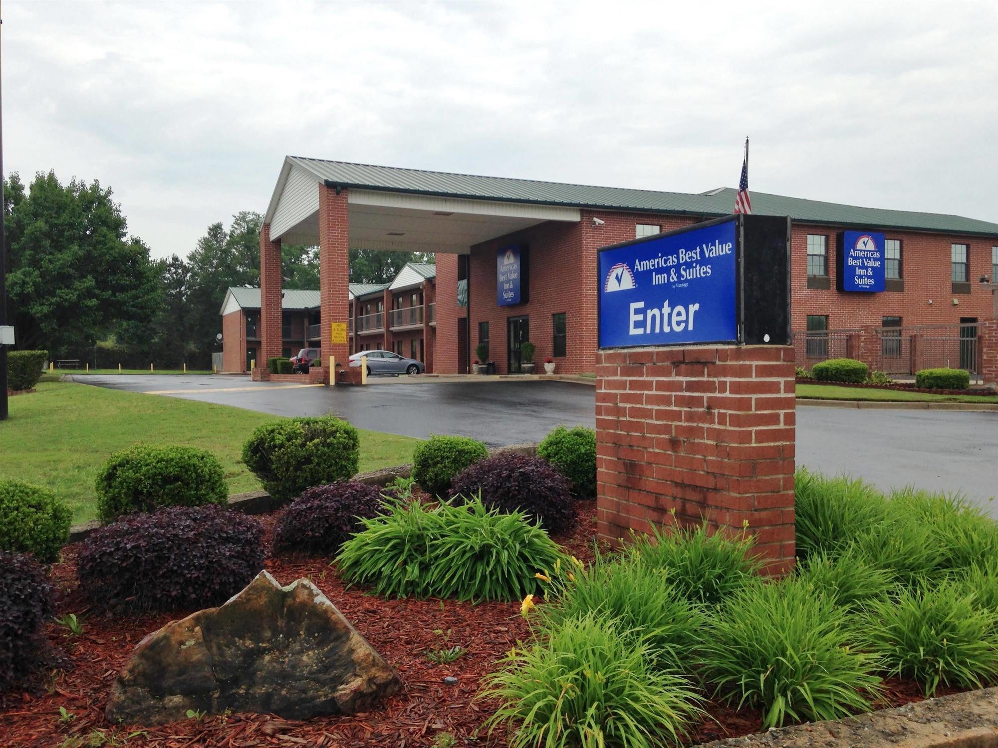 Americas Best Value Inn & Suites - Little Rock - Maumelle Exterior photo